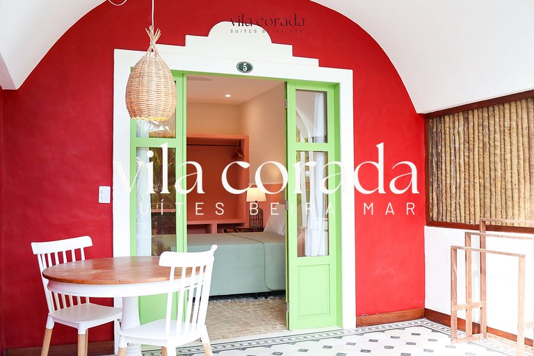 Deluxe double suite overlooking the garden.